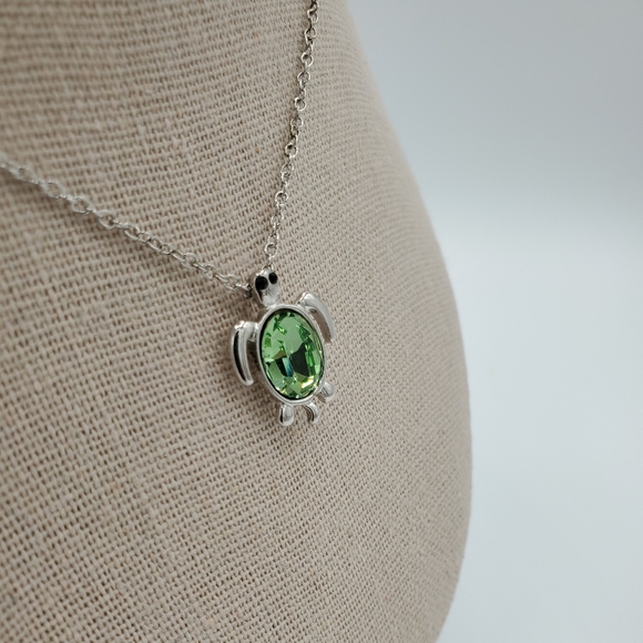 Swarovski crystals Turtle necklace - Picture 3 of 7